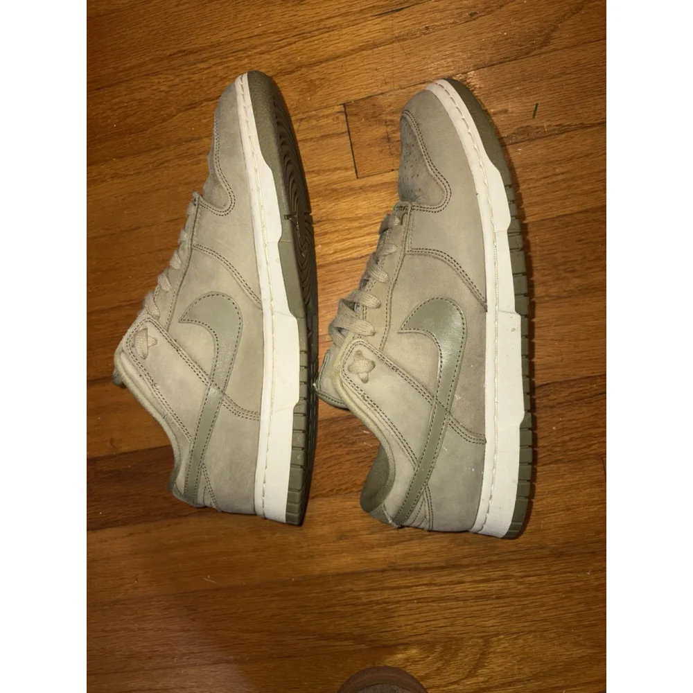Nike Dunk Low Green Size 10 WomenS