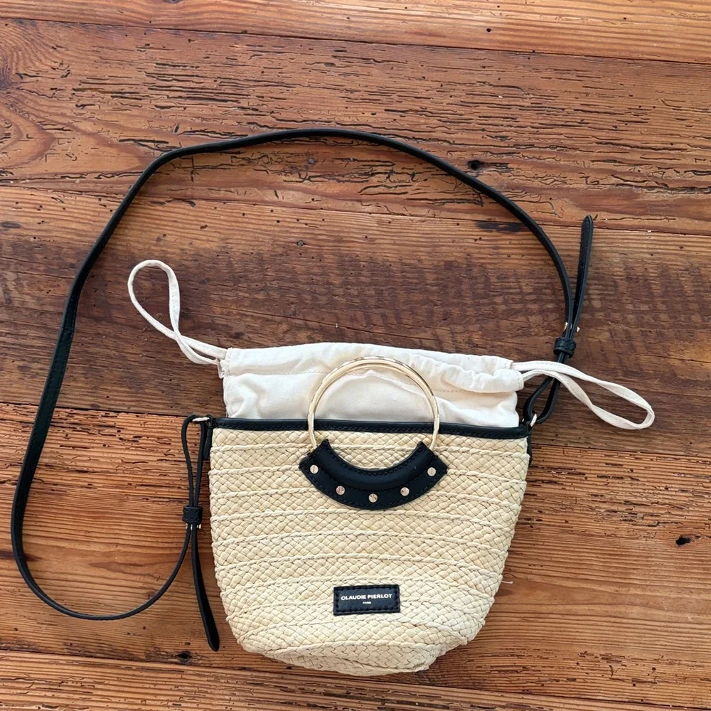 Claudie Pierlot playful nod