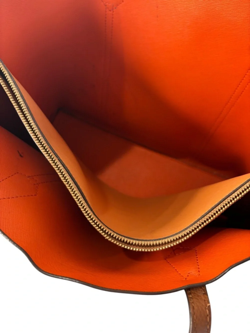 Tory Burch leather interior lightweight