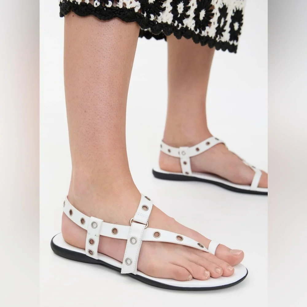 Tory Burch White Leather Sandals Silver Eyelet Toe Ring Flat 8.5 NWT