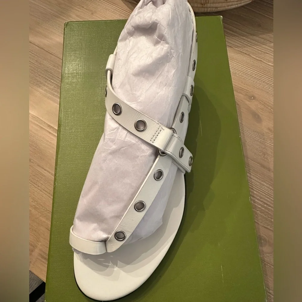 Tory Burch White Leather Sandals Silver Eyelet Toe Ring Flat 8.5 NWT