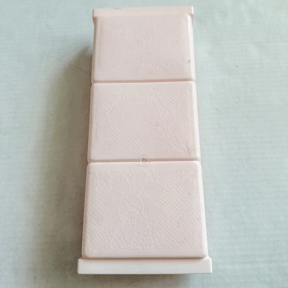 Mattel 1973 Barbie Townhouse Pink Couch/Bed‎ Vintage #7825