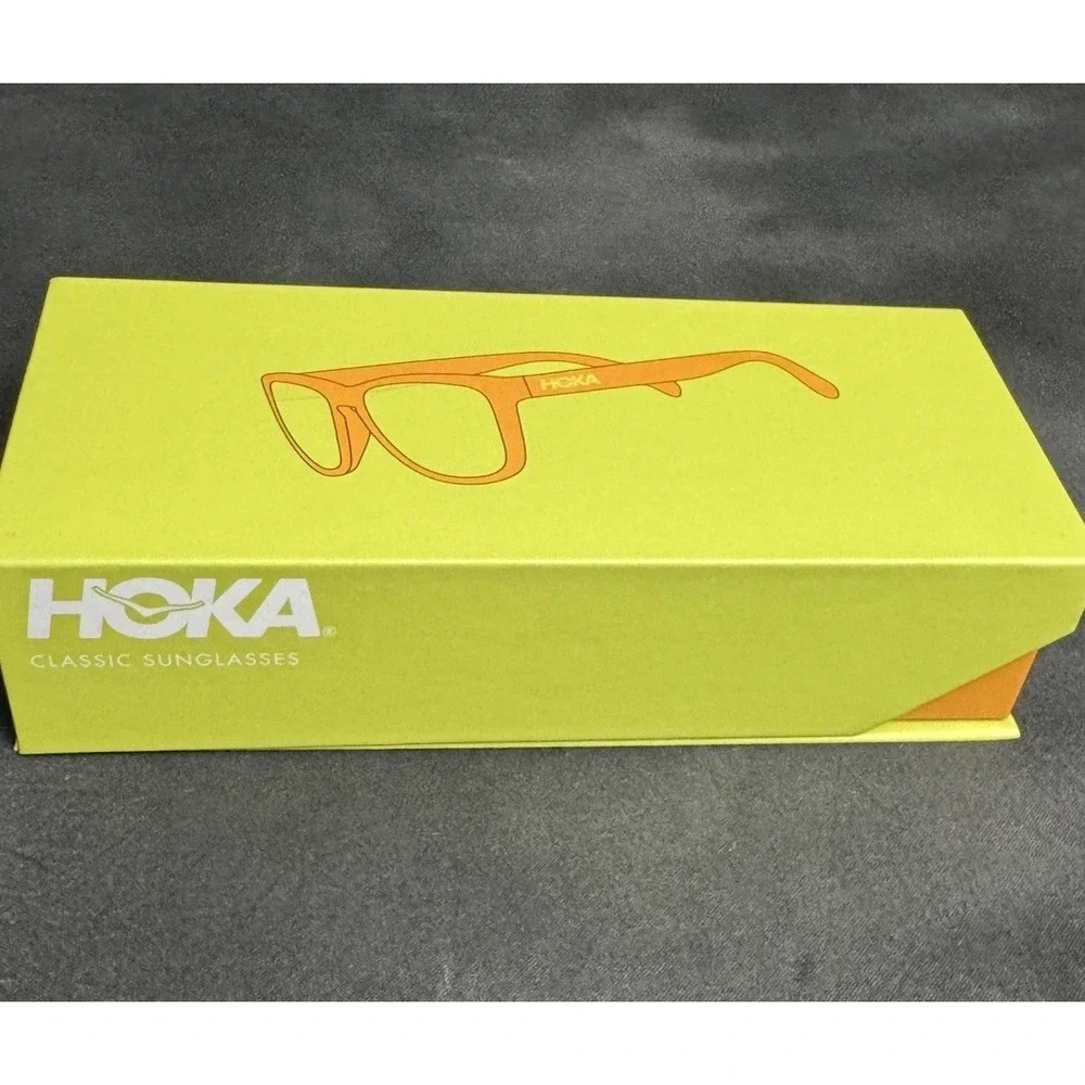Hoka stand out