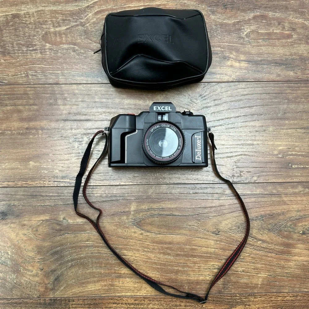 Excel Deluxe-I 35MM Film Camera with Strap And Original‎ Case Untested