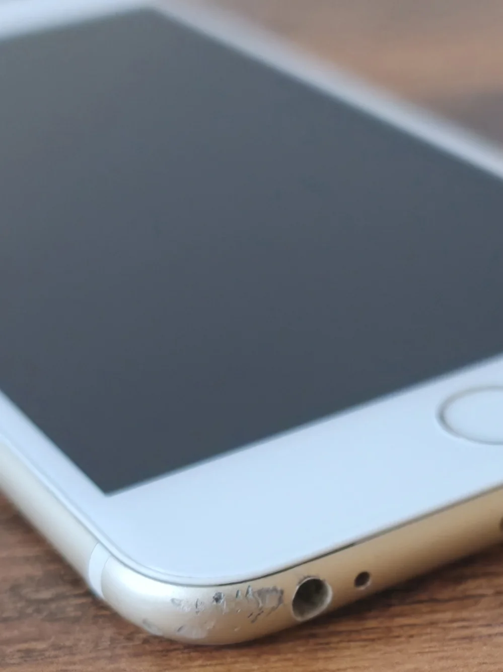 Apple gold iphone