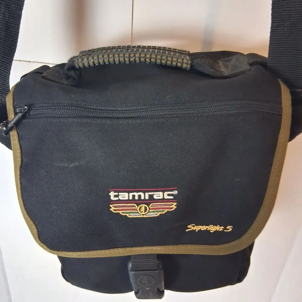Tamrac shown fairly