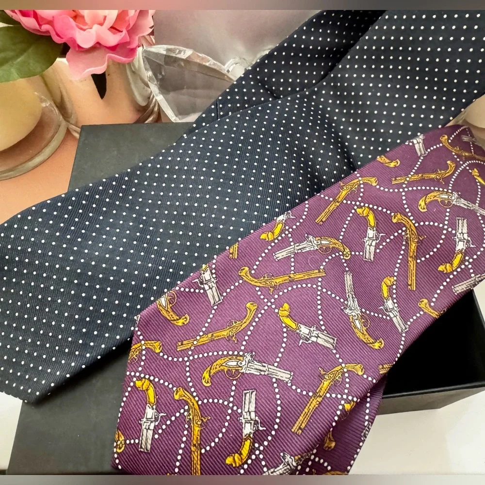 CHANEL vintage ties