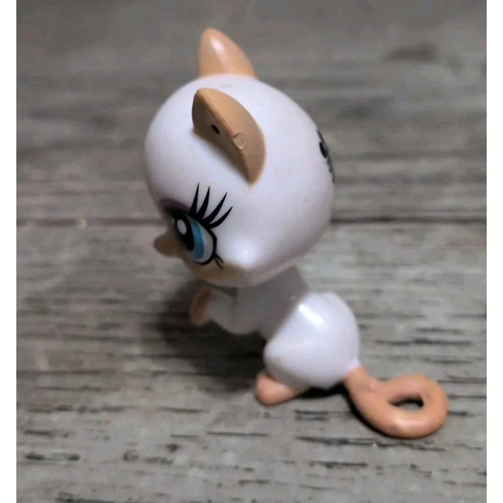 Littlest Pet Shop Scarlet Mewly #4106 (White and Tan Body, Blue Eyes) Cat Lps