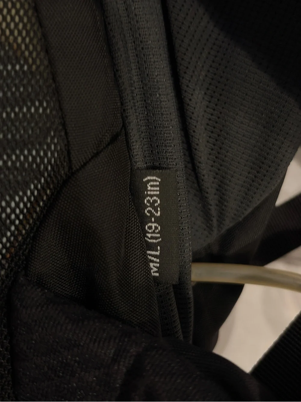 Osprey Kestrel 48 Black Men's Hiking Backpack M/L like new