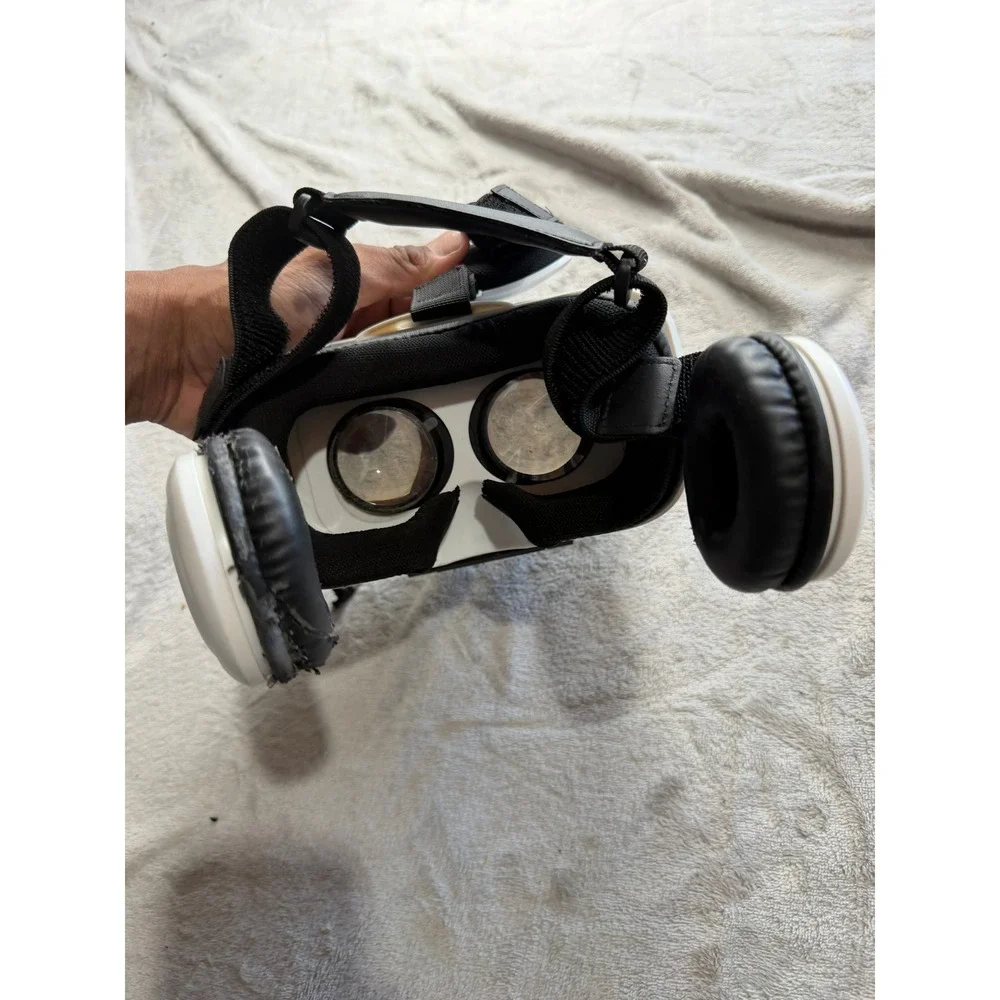 Hype I-FX Virtual Reality VR Headset‎ for Smartphones with Built-in Headphones