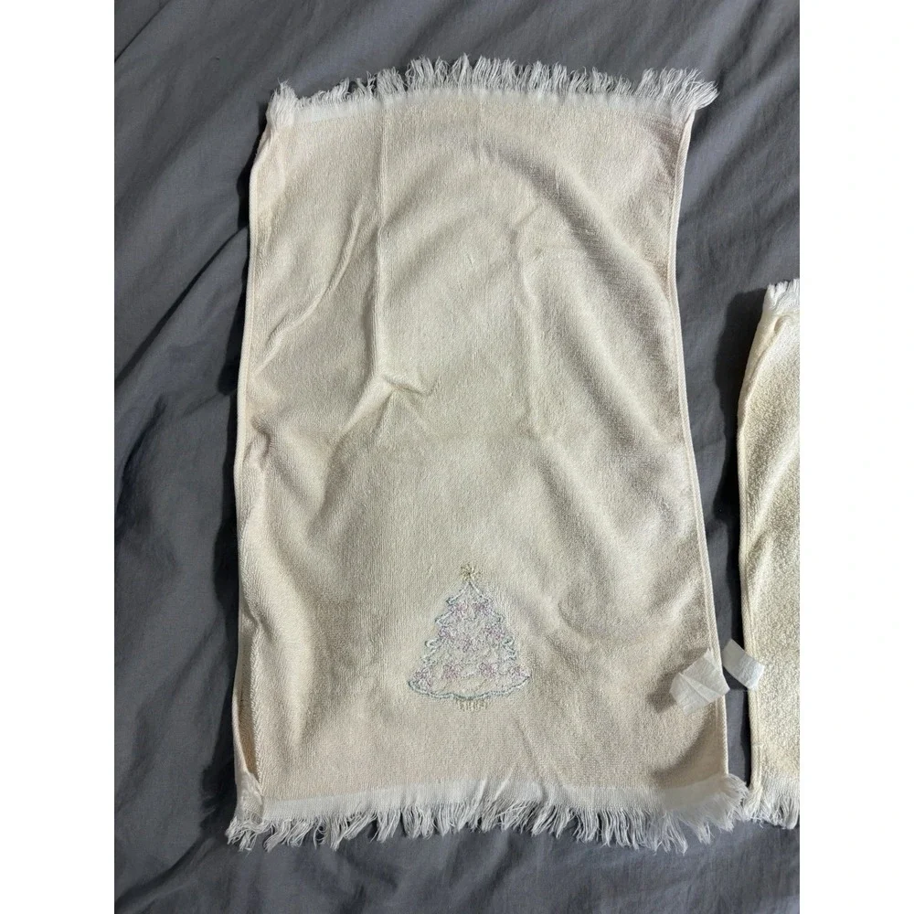 The Unbranded Brand hand towel