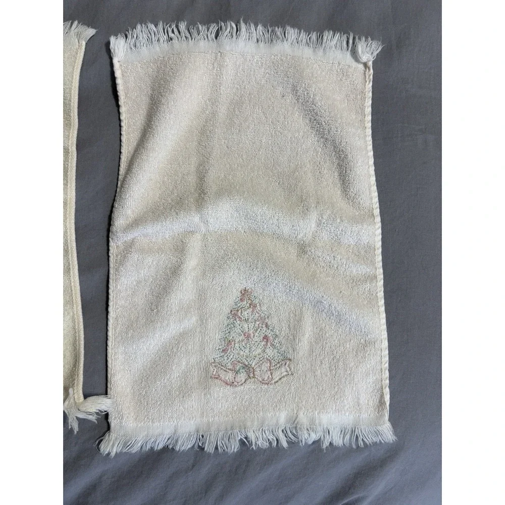 The Unbranded Brand hand towel