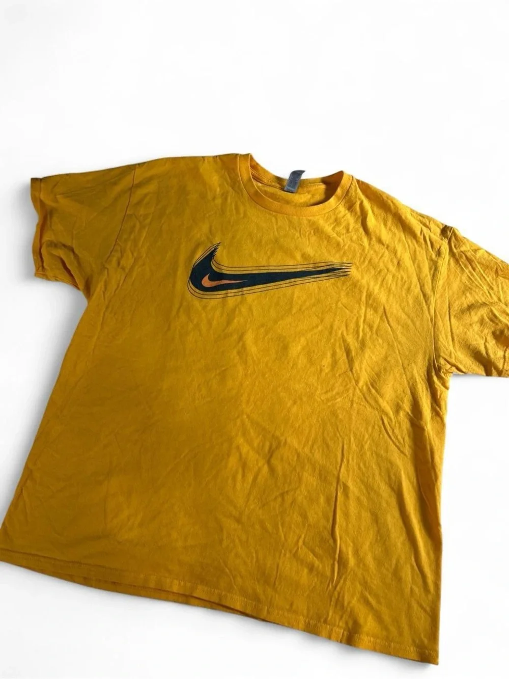 Gildan nike swoosh