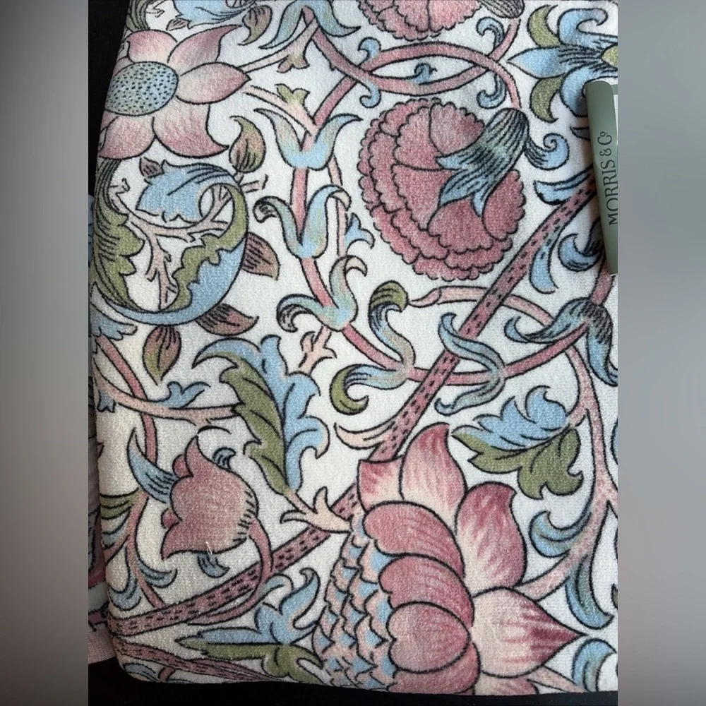 Morris & Co. comfort plush