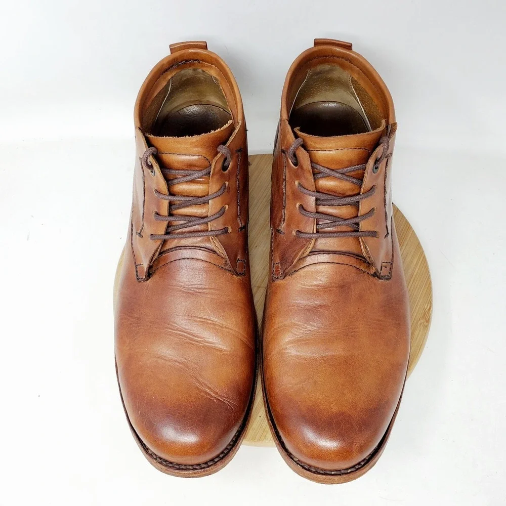 Sutro wear chukka signs