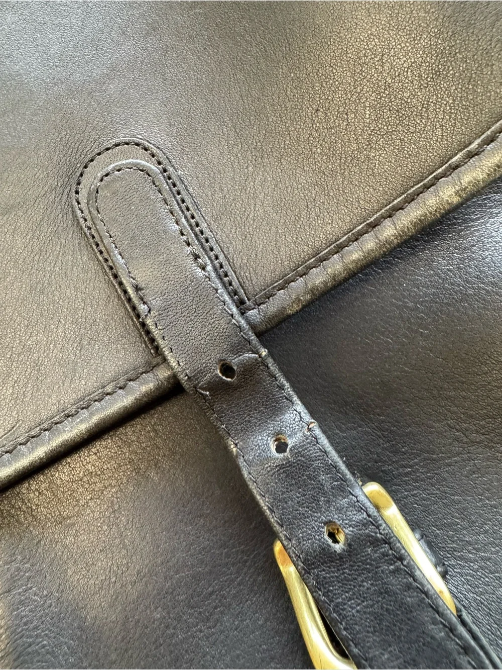 VINTAGE COACH BLACK LEATHER BUCKLE CLOSURE BRIEFCASE