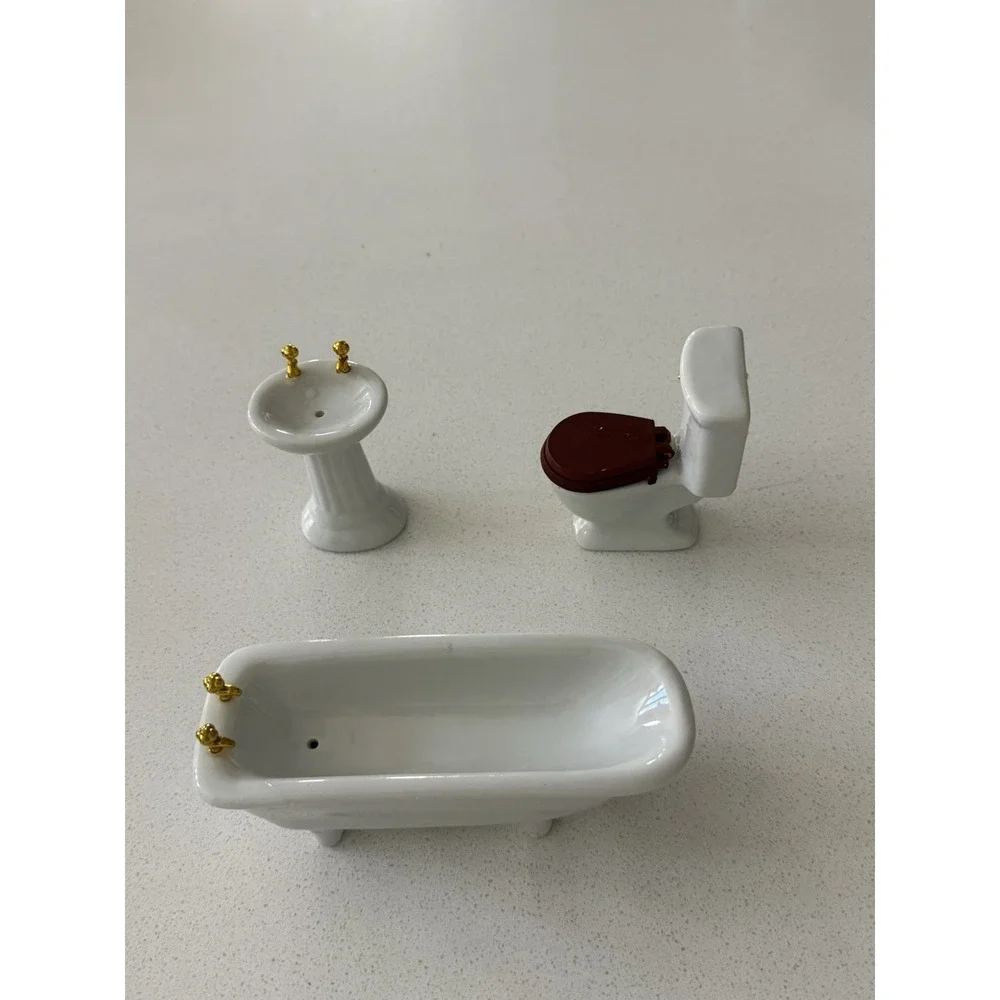 Miniature Dollhouse 1:12 Scale - Bathroom Set White‎ Gold Fixtures T5013