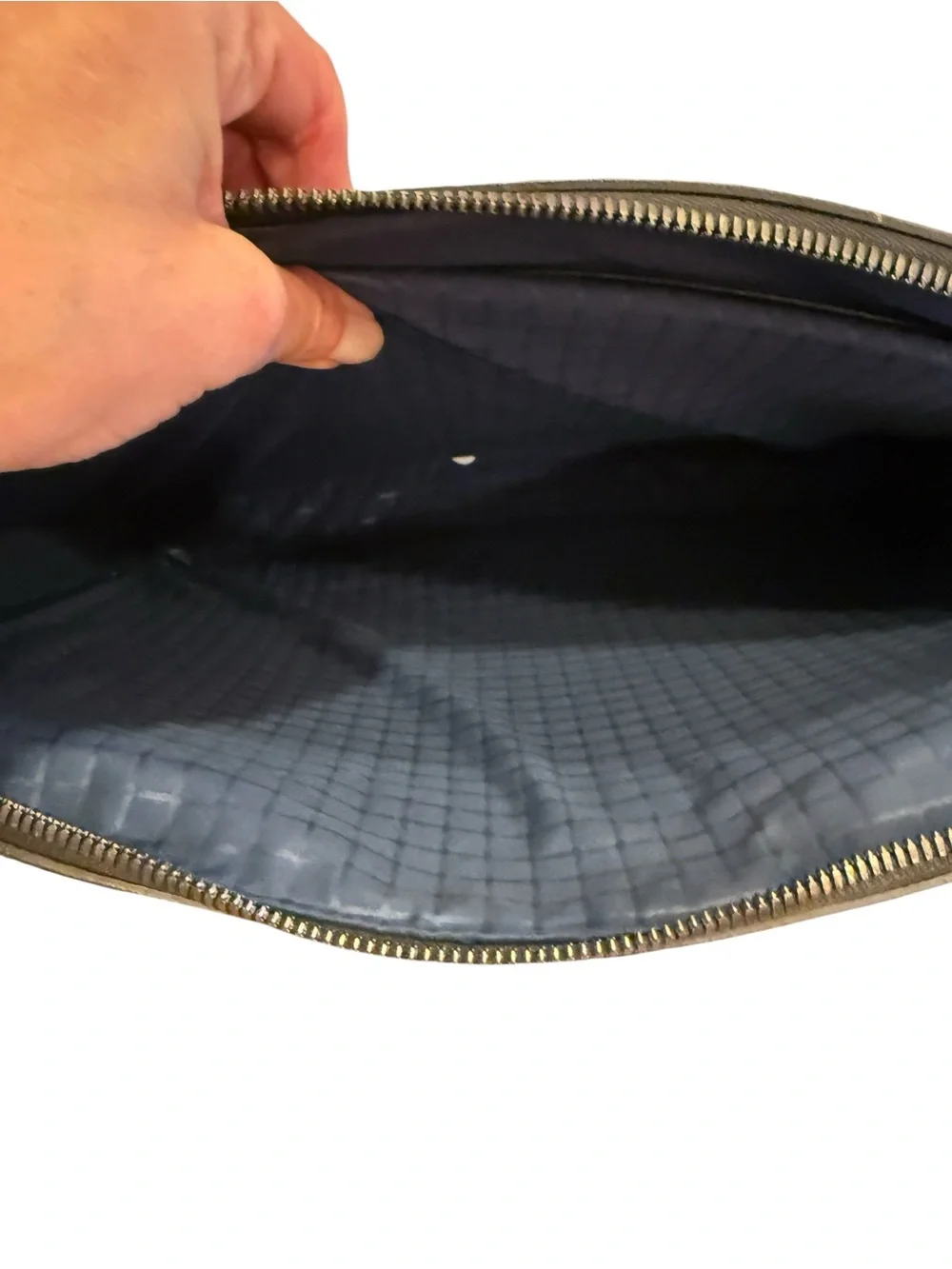 Tumi initial plate tag
