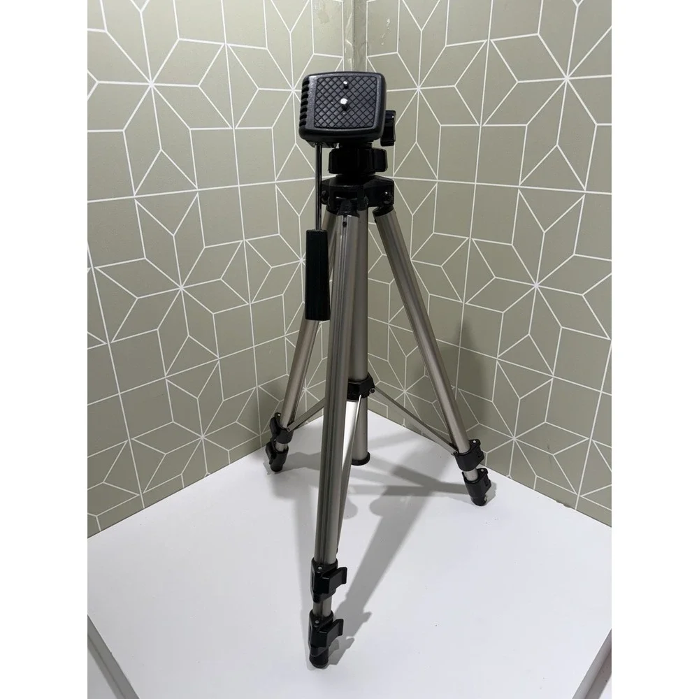 MAGNAVOX UNIVERSAL‎ TRIPOD, FOR CAMCORDERS And 35mm CAMERAS,