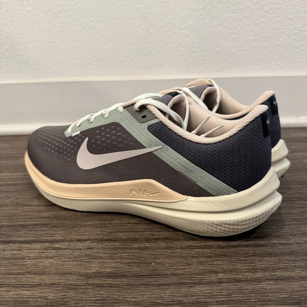 Nike AIR WINFLO 10 sz 11, 12