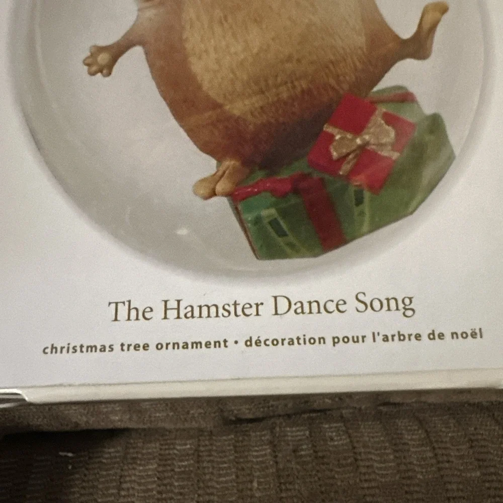 2012 HALLMARK KEEPSAKE ORNAMENT THE HAMSTER DANCE SONG ES1717