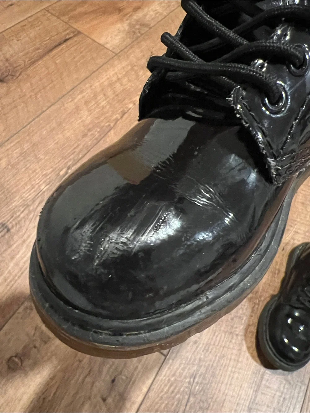 Dr. Marten’s Delaney Black Patent Leather Boots for Toddler Girl, size 11