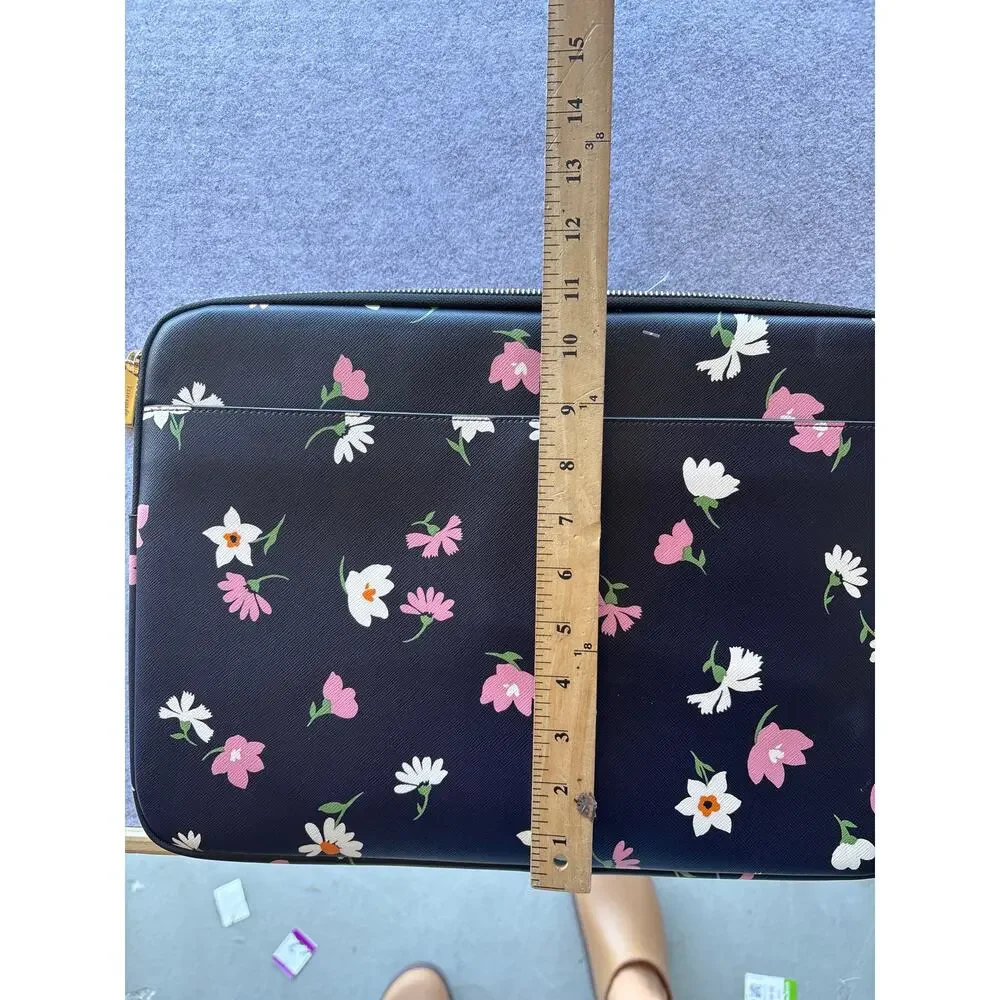 kate spade ships from