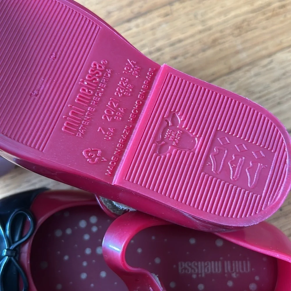 Mini Melissa returns video stylish