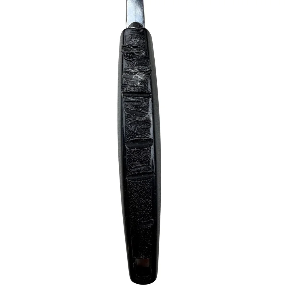 Ekco cutouts includes handle