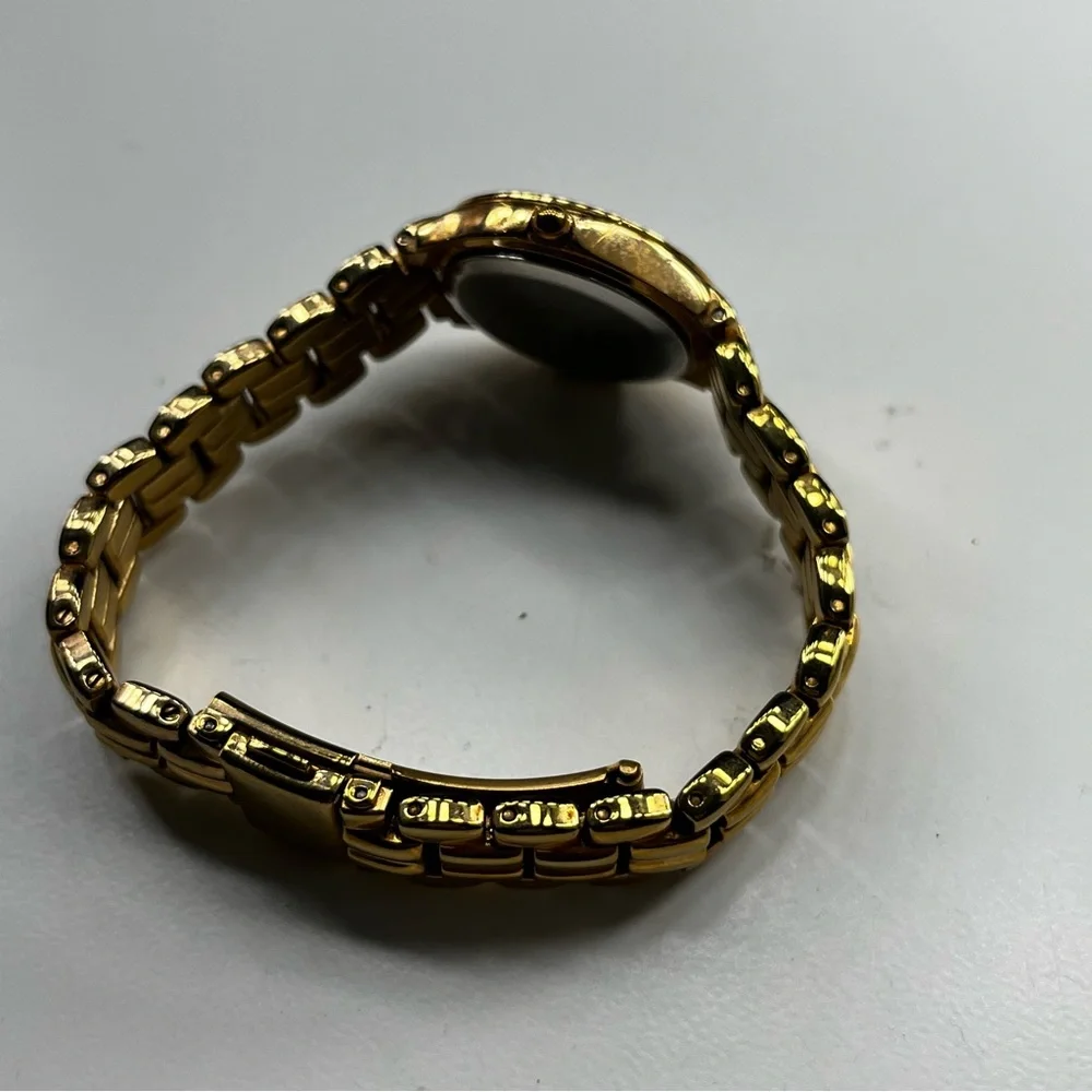 Armitron elegant gold