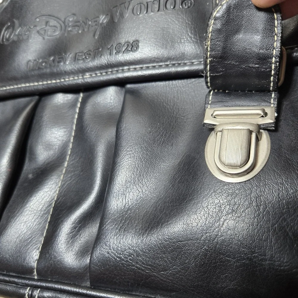 Walt Disney World Multi Pocket Latching Briefcase Mickey‎ Hands & Heads Read