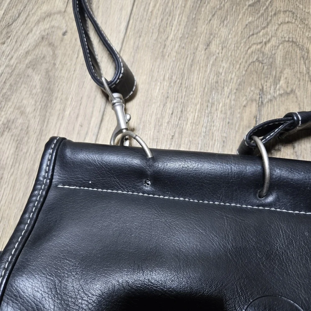 Walt Disney World Multi Pocket Latching Briefcase Mickey‎ Hands & Heads Read