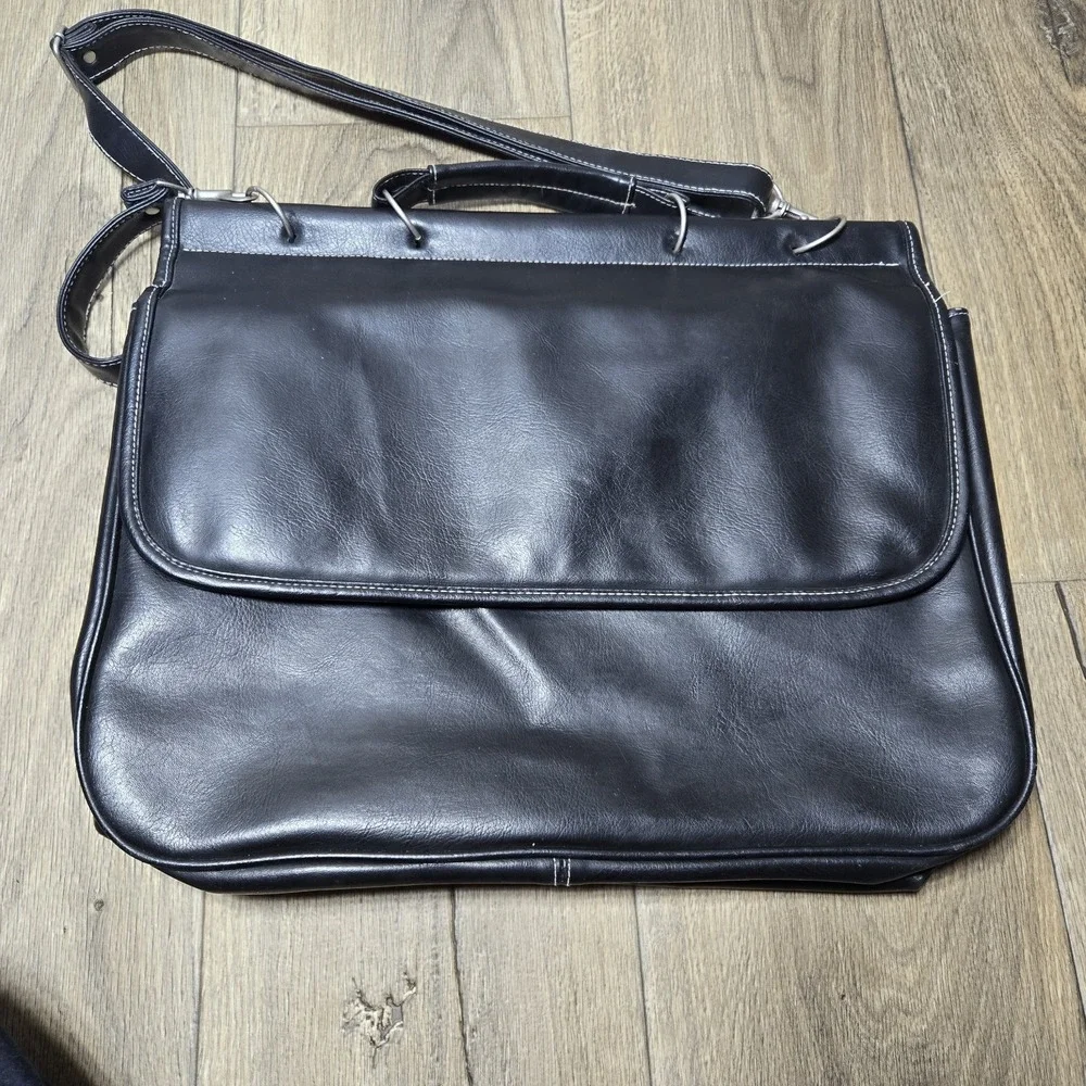 Walt Disney World Multi Pocket Latching Briefcase Mickey‎ Hands & Heads Read