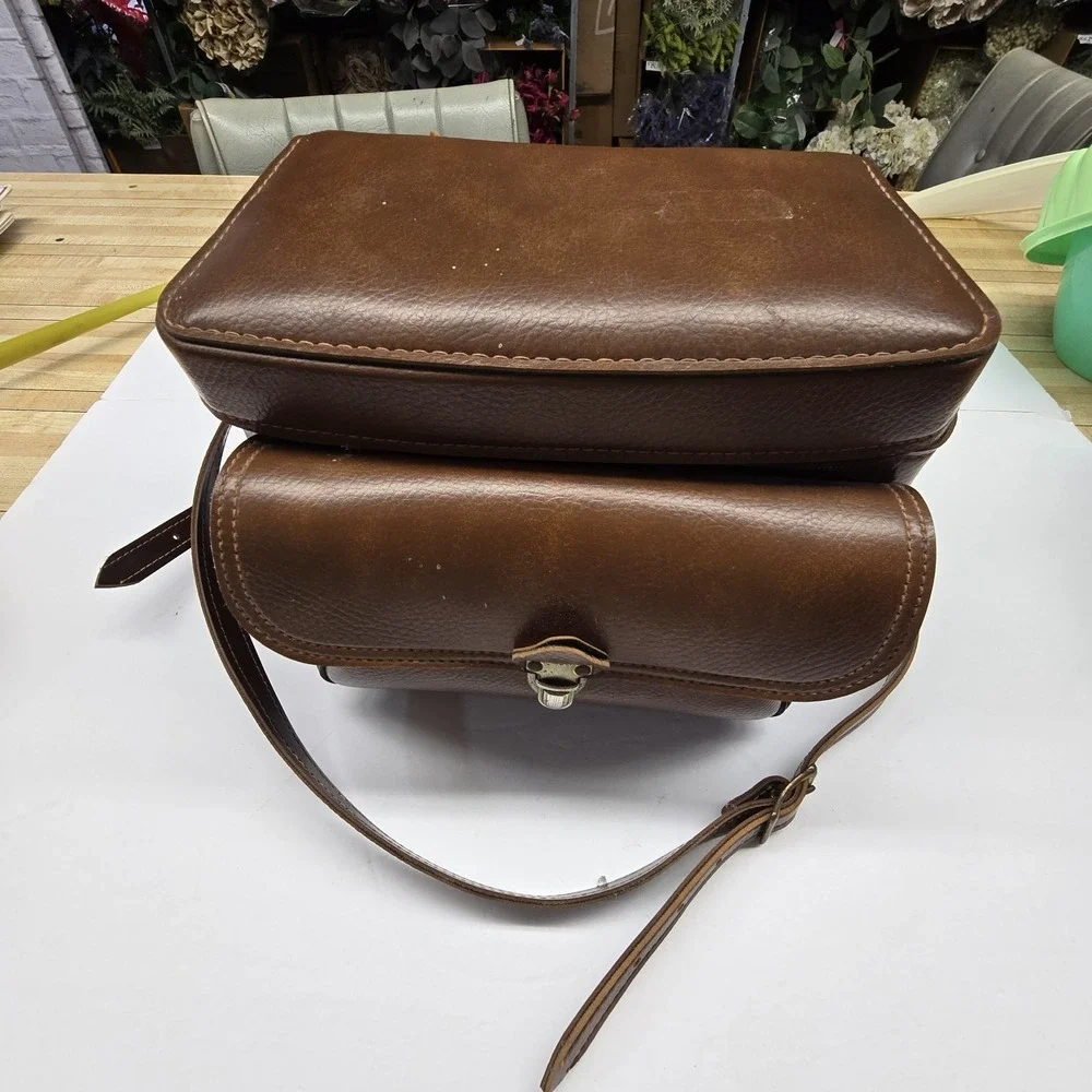 The Unbranded Brand vintage hard