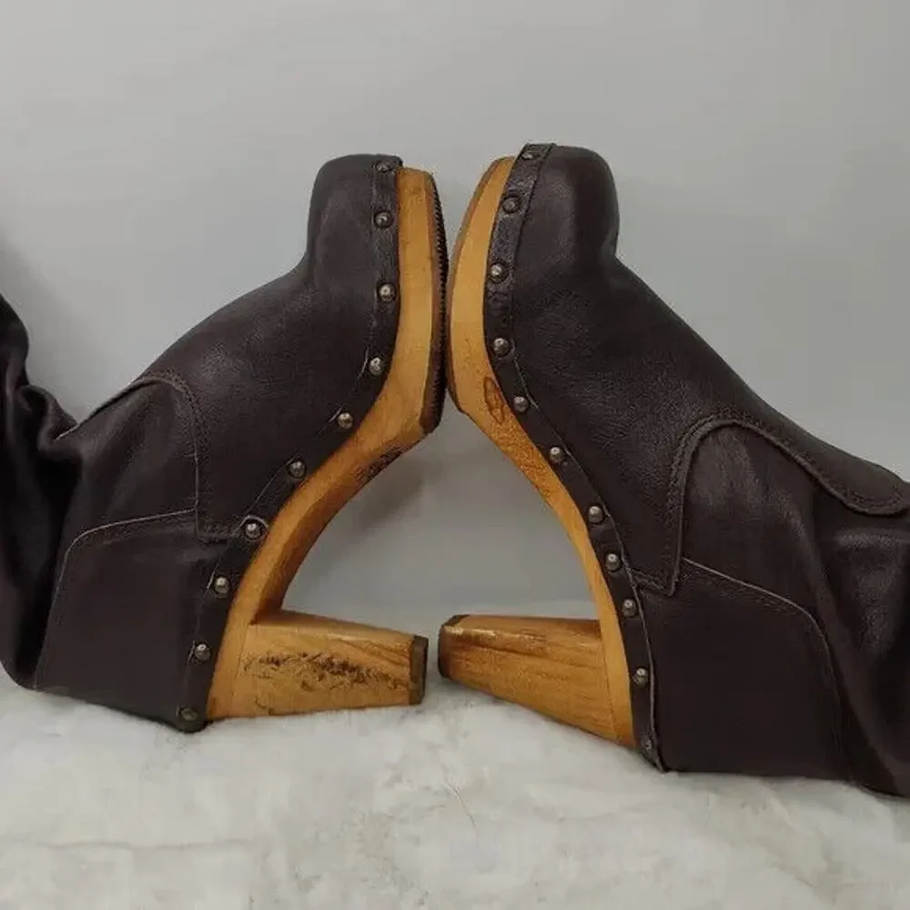 Sanita brown clog