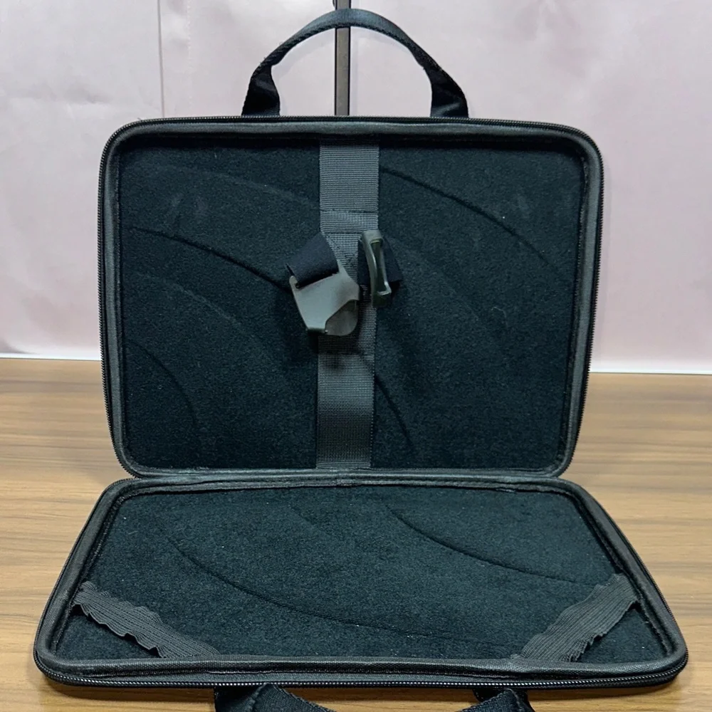 UZBL protective carrying