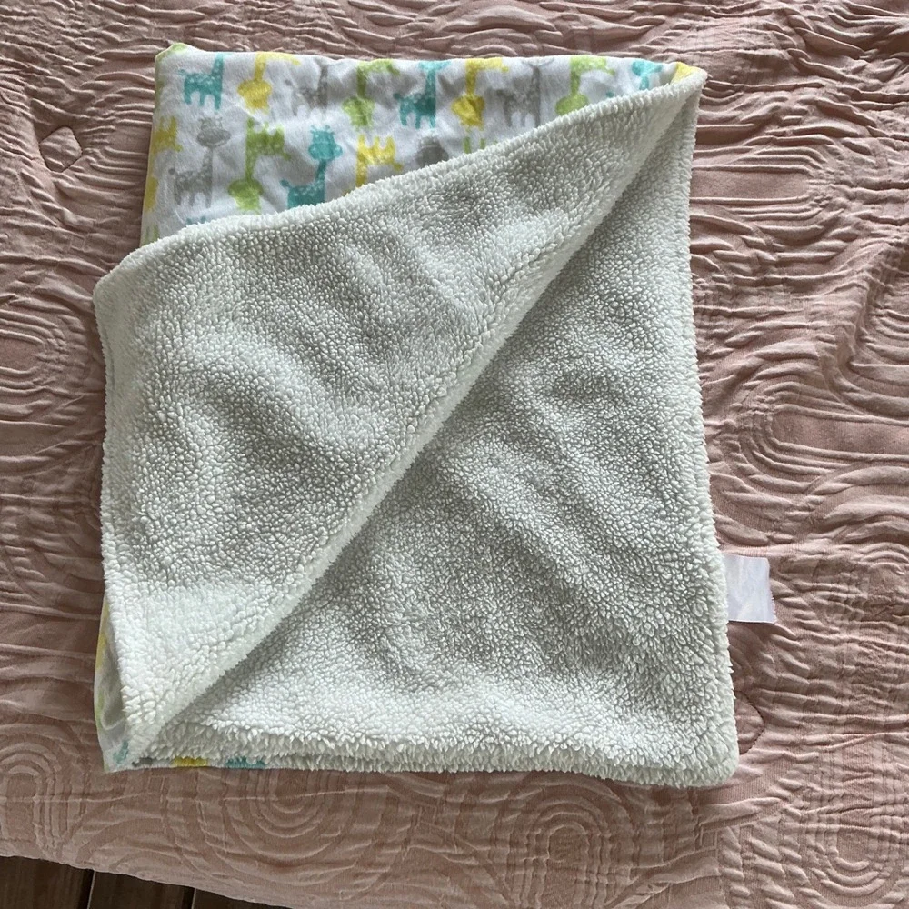 Giraffe Print Sherpa Fleece Baby Blanket Teal Yellow‎ Grey White Nursery Plush