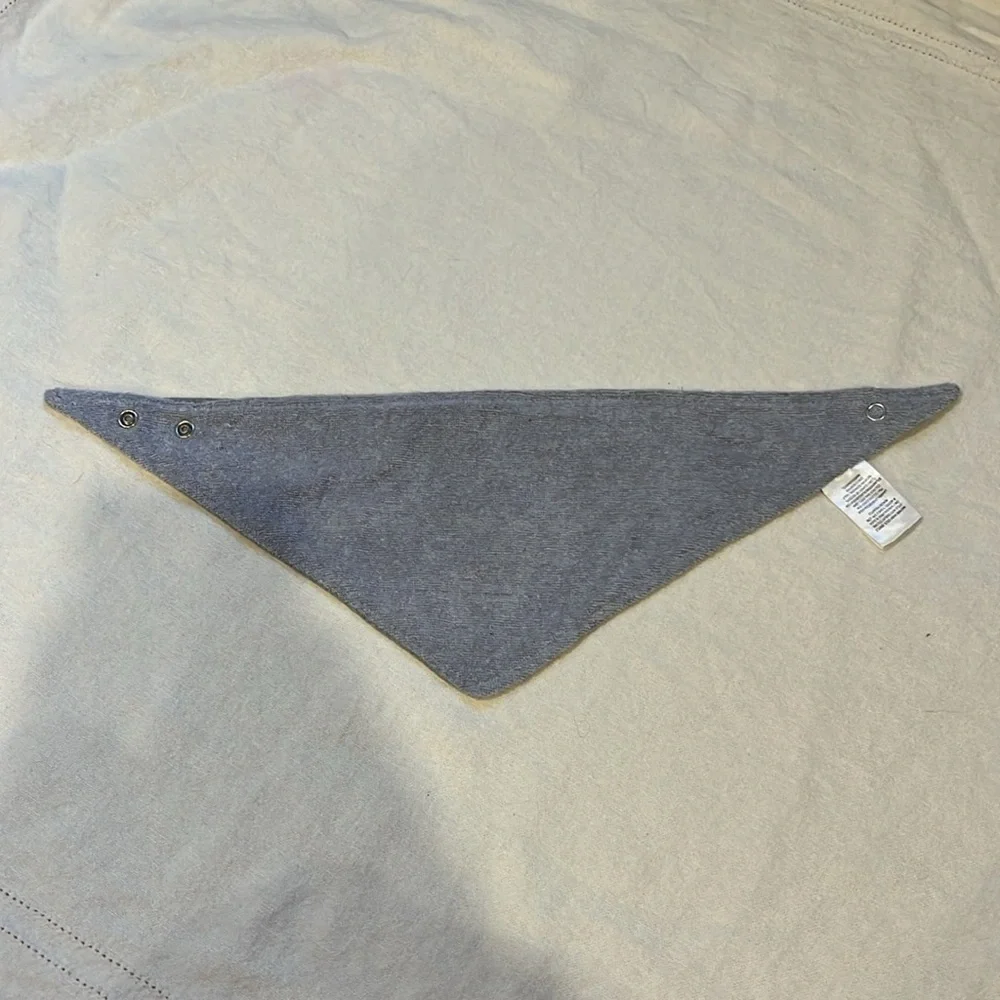 Swiggles gray white