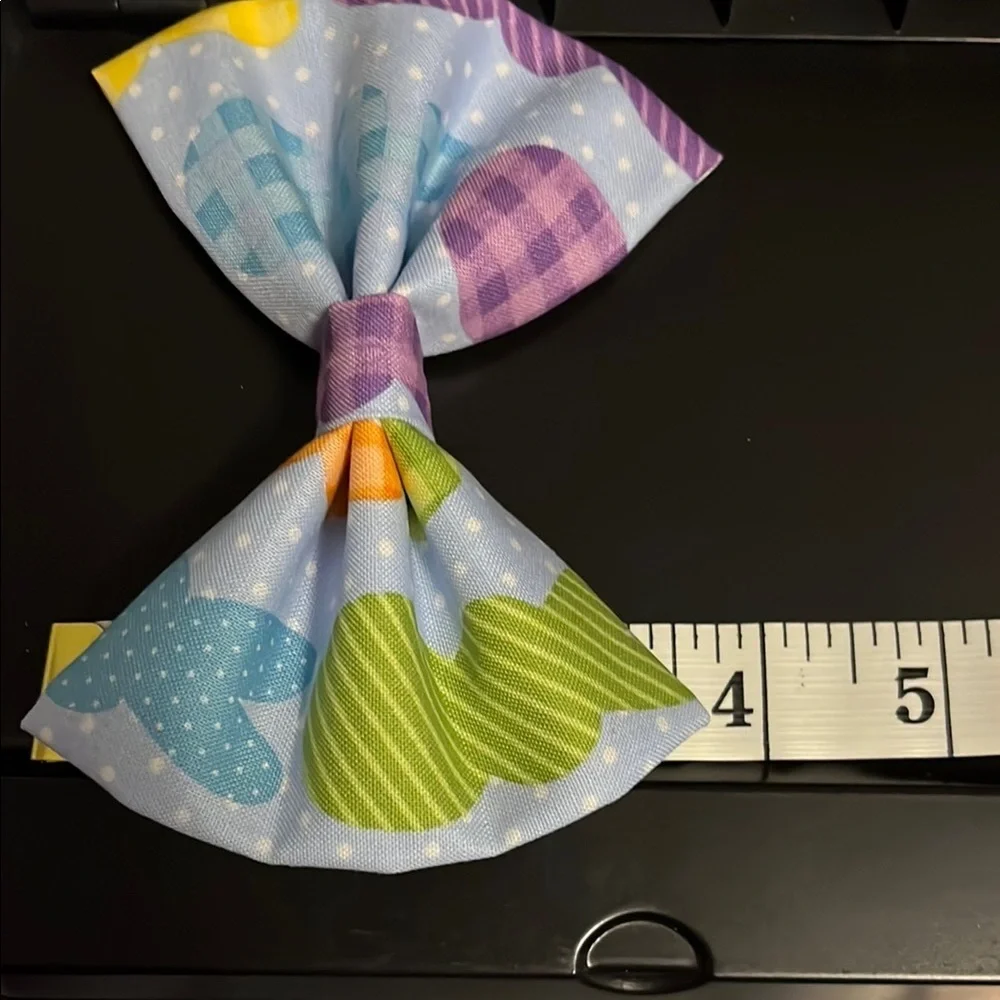 N/A bow features purple