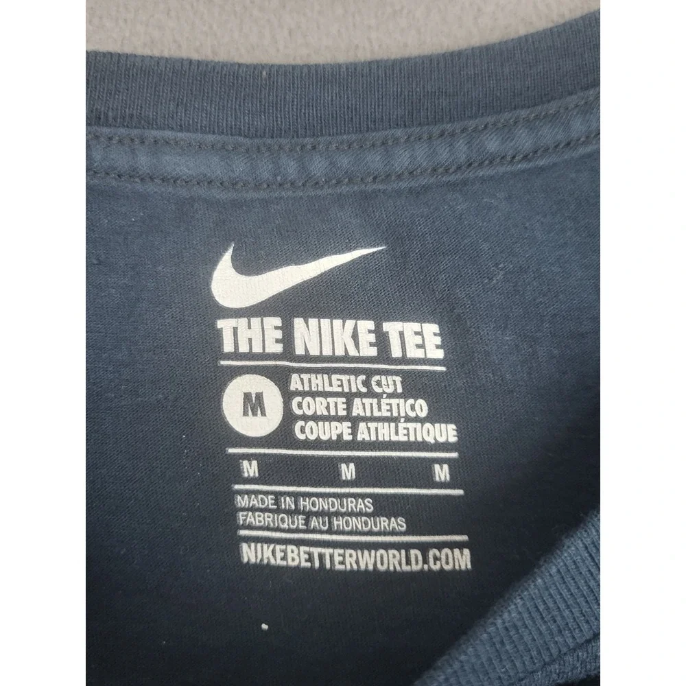 Nike sportswear 72