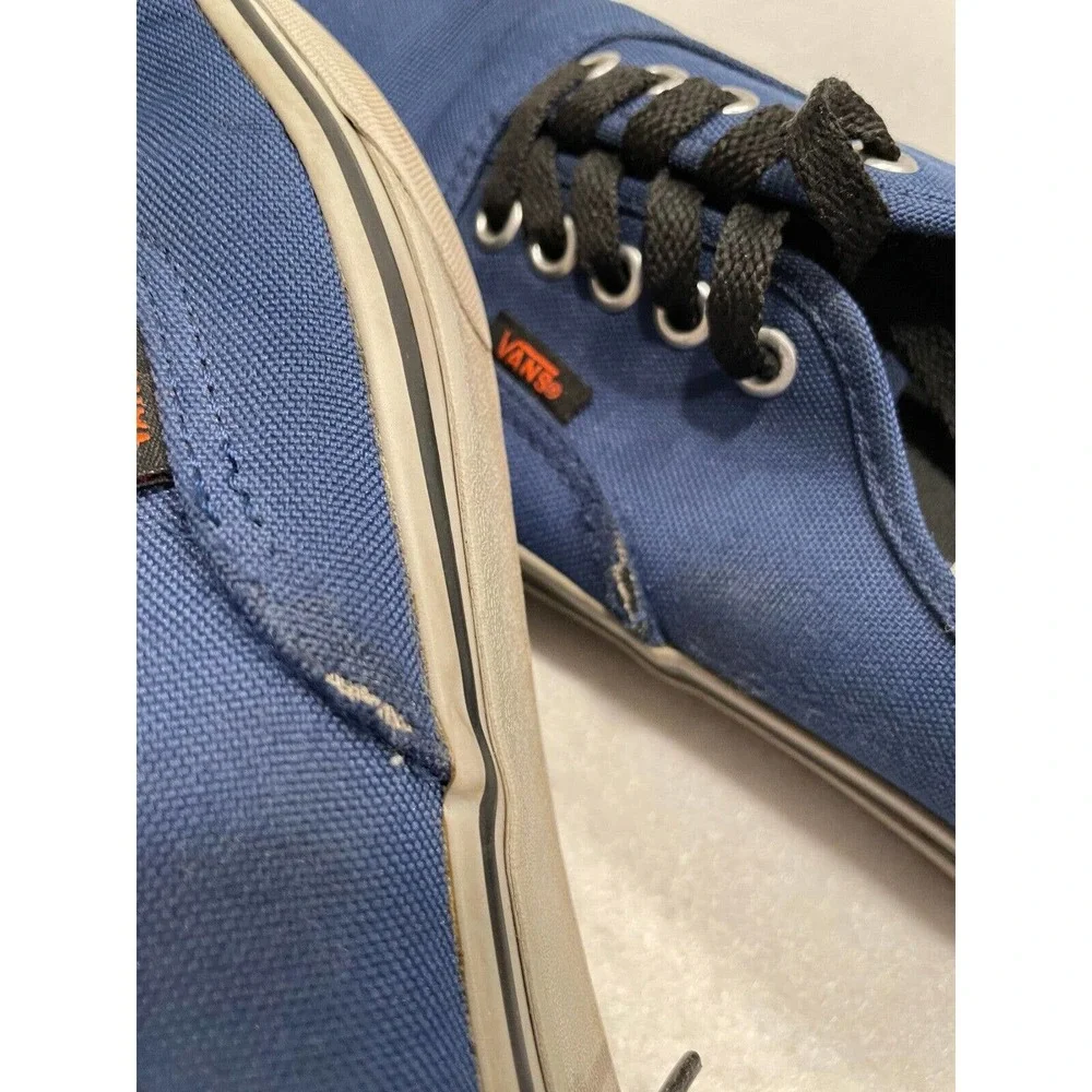 Vans lace up