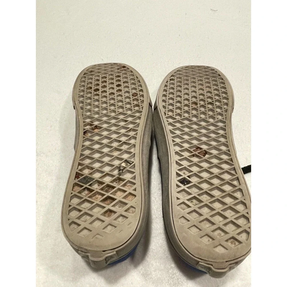 Vans lace up
