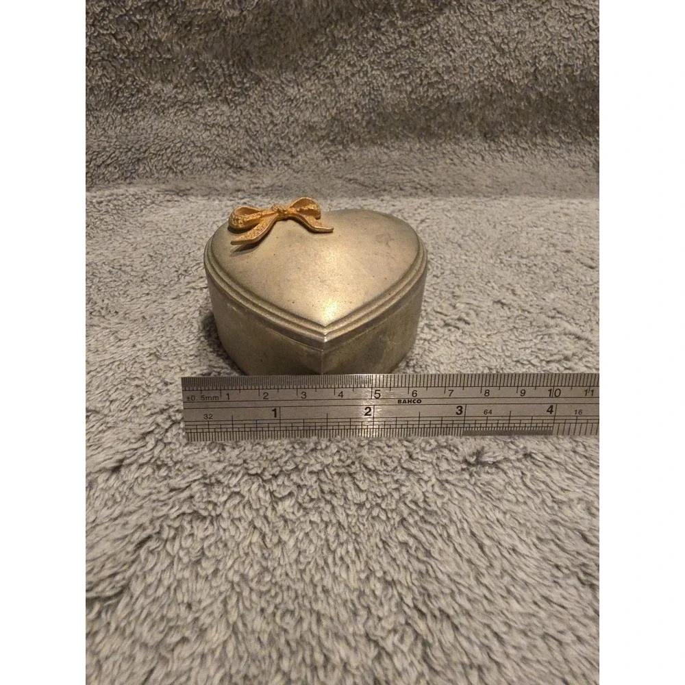 Silver Plated Heart Shaped Jewelry Teinket‎ Box With Red Lining Made In China