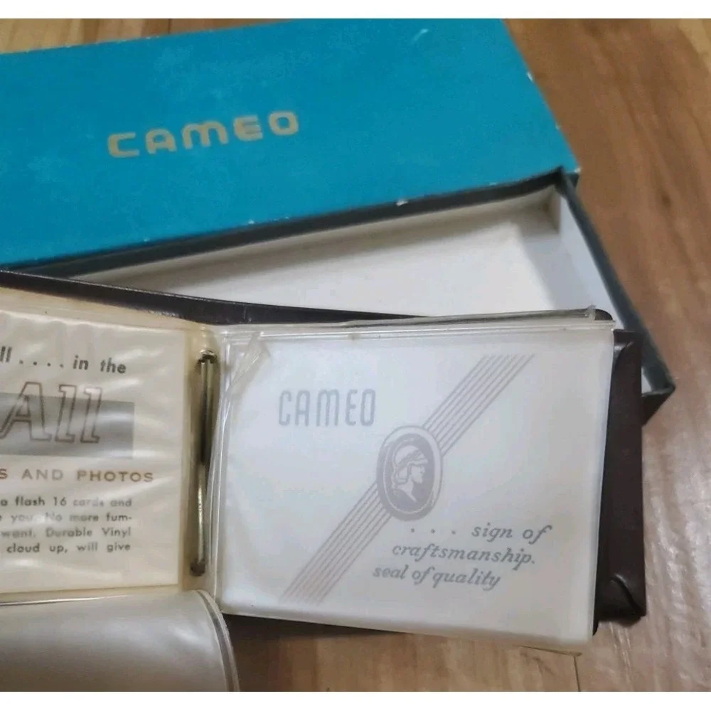 CAMEO The Springfield Leather Products vintage cameo