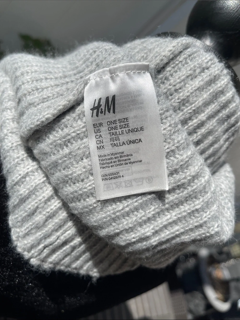 H&M Light Gray Ribbed Knit Scarf