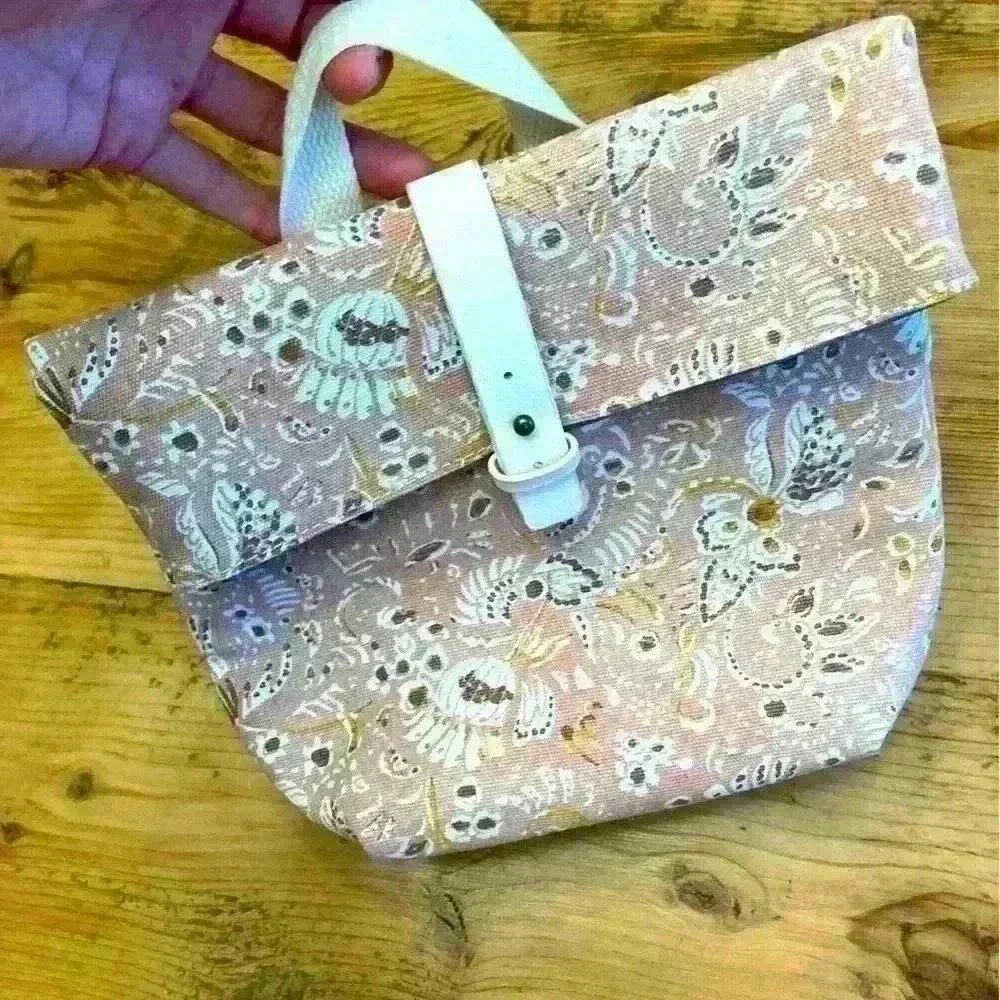Insulated lunch bag