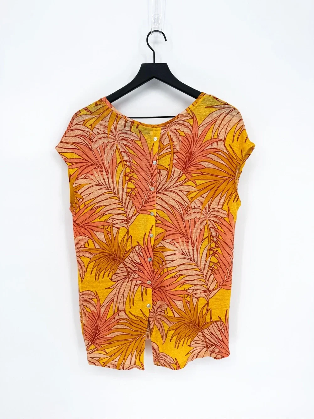 Tahari tropical palm