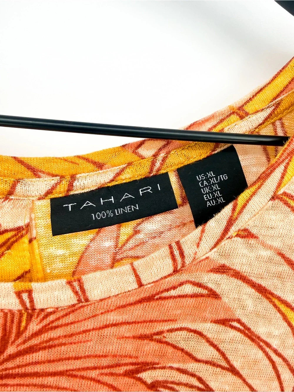 Tahari tropical palm