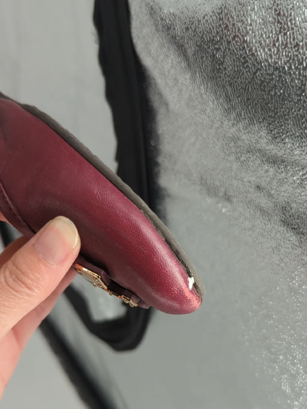 Tory Burch Leather Logo Ballet Flats Burgundy size 8 Gold Hardware preppy