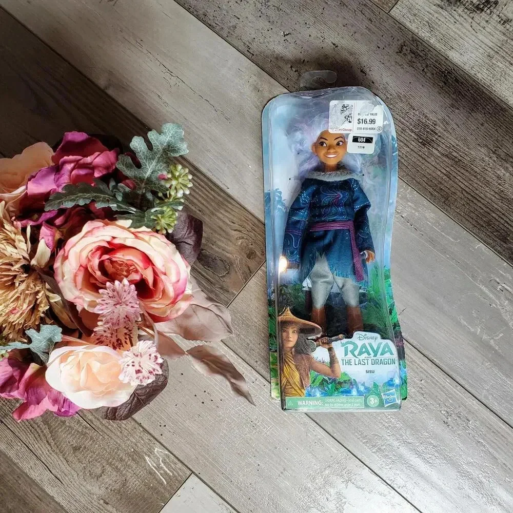 DISNEY Raya And The Last Dragon SISU Fashion Doll 11
